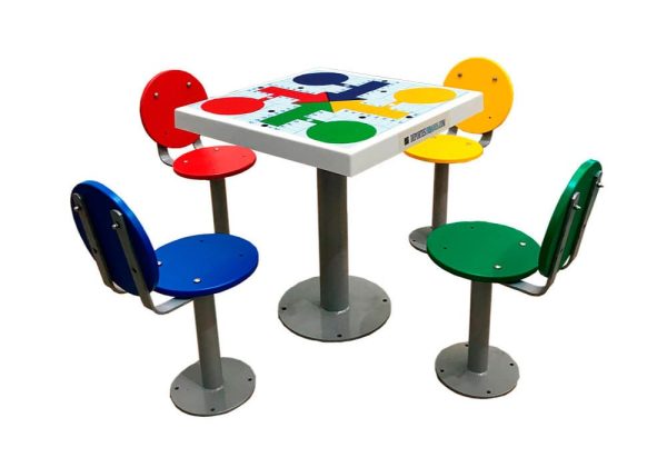 Mesa Parchís exterior MPVIA4R con 4 asientos