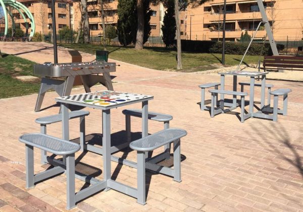 Juego de Mesa exterior MMCCG4 (modelo Forte con tablero compacto, antivandálico) - Imagen 18